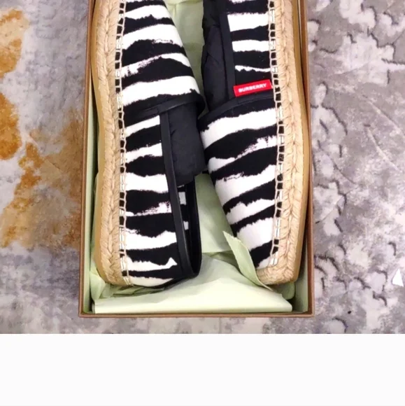 Espadrilles - Picture 2 of 5